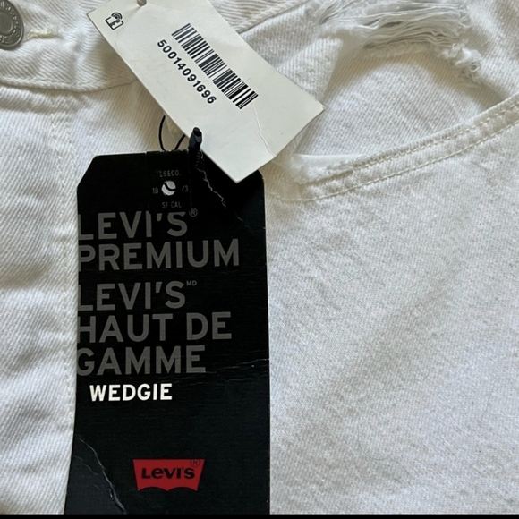 Levi's NWT white distressed wedgie size 31 - Picture 3 of 3